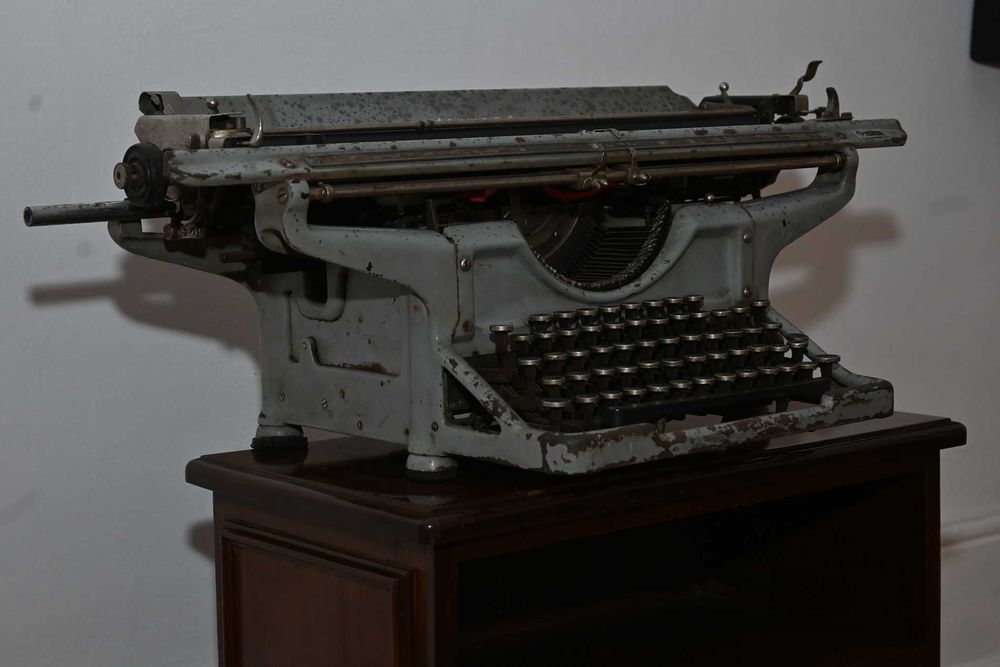 Maquina de Escrever antiga Marca UNDERWOOD