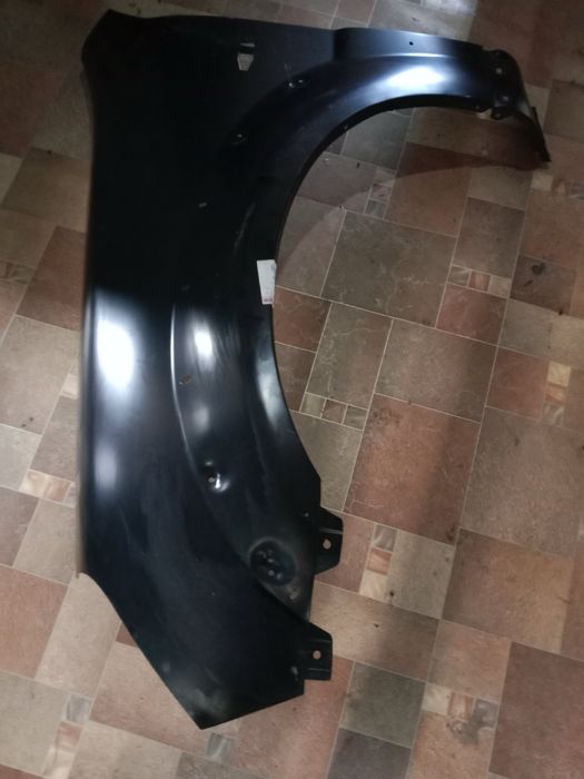 Продам крило на Ssang Yong Rexton