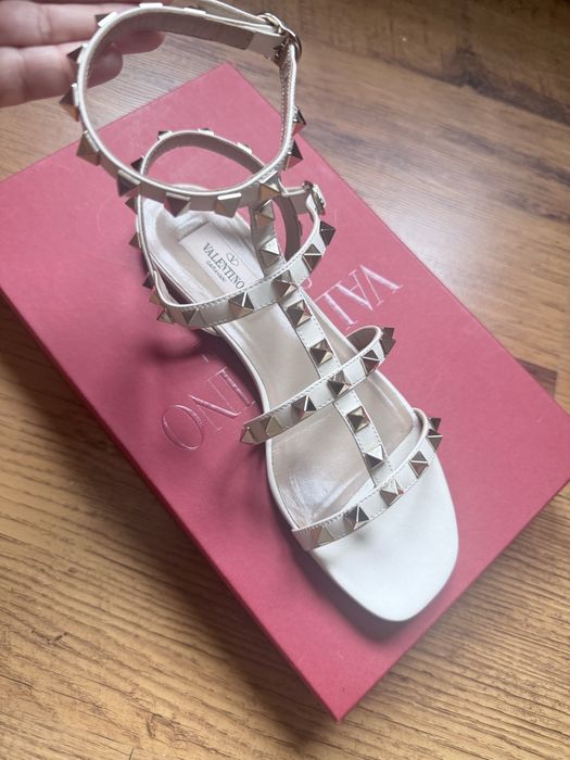 Sandały Valentino Garavani Rockstud 36