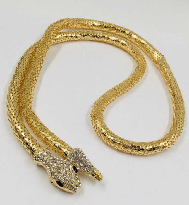 Colar e pulseira  em dourado e com Strass