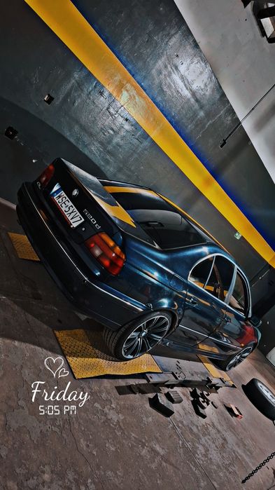 Sprzedam bmw e39 2000r  2.0d o mocy 136 koni odpala jezdzi bezowy srod