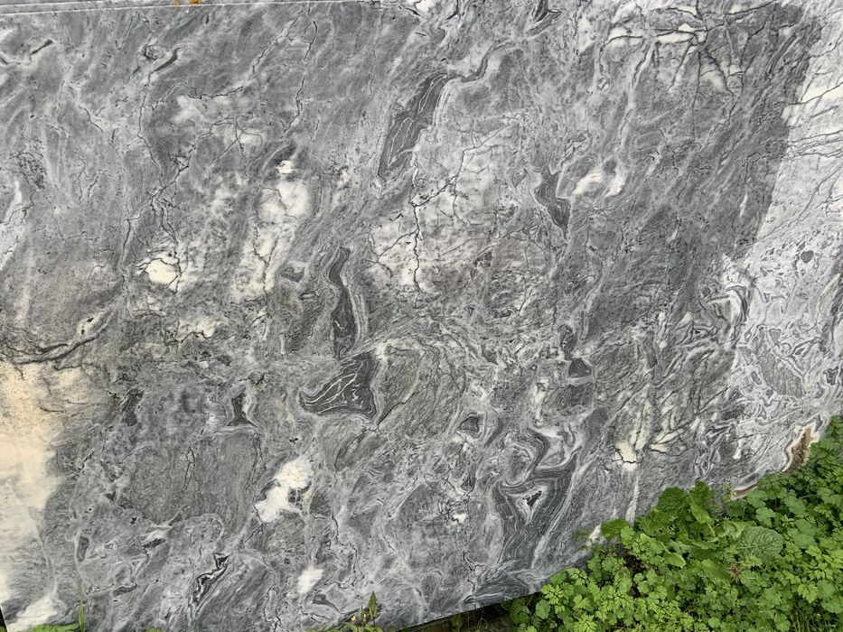 Placas de mármore rosa e cinza