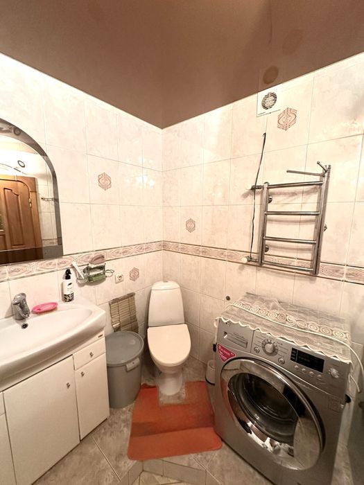 Вул.Ю.Коваленка ( колишня Конєва-Велмарт)