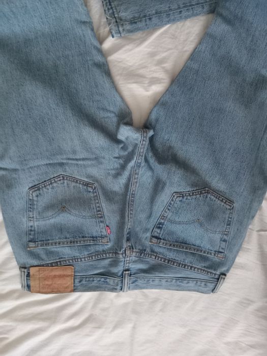Джинси  LEVI  strauss & CO.