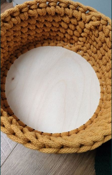 Koszyki wykonane są ze sznurka bawełnianego 5 mm, średnicy 15 cm