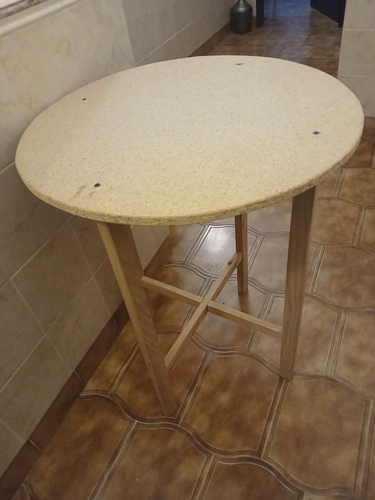 [Aproveite]Mesa com nova, muito bem estimada.