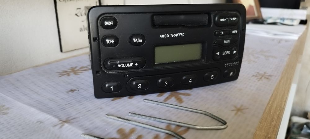 Radio fabryczne Ford 4000 traffic