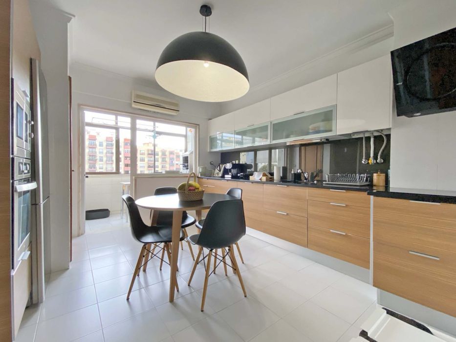 Mesa Design de Nadia Arratibel - Puracal (preto)