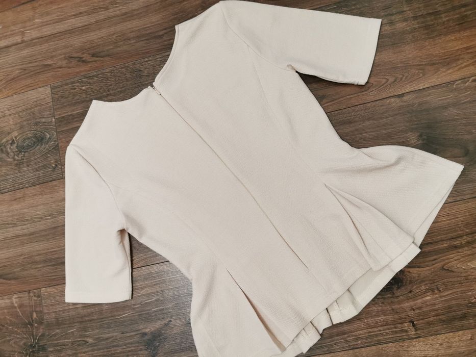 Bluzka z baskinką bluzeczka z krótkim rękawem elegancka M 38