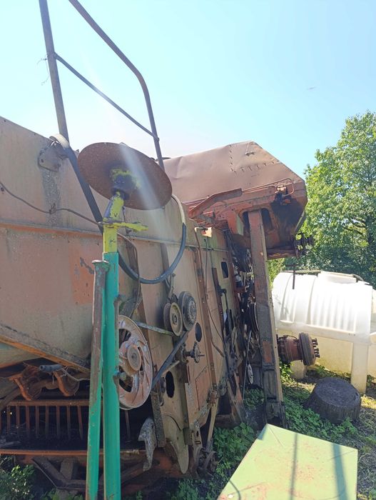 Нива СК 5 М,+ ще є різні запчастини до ниви ,+ще є жатка на 5 м