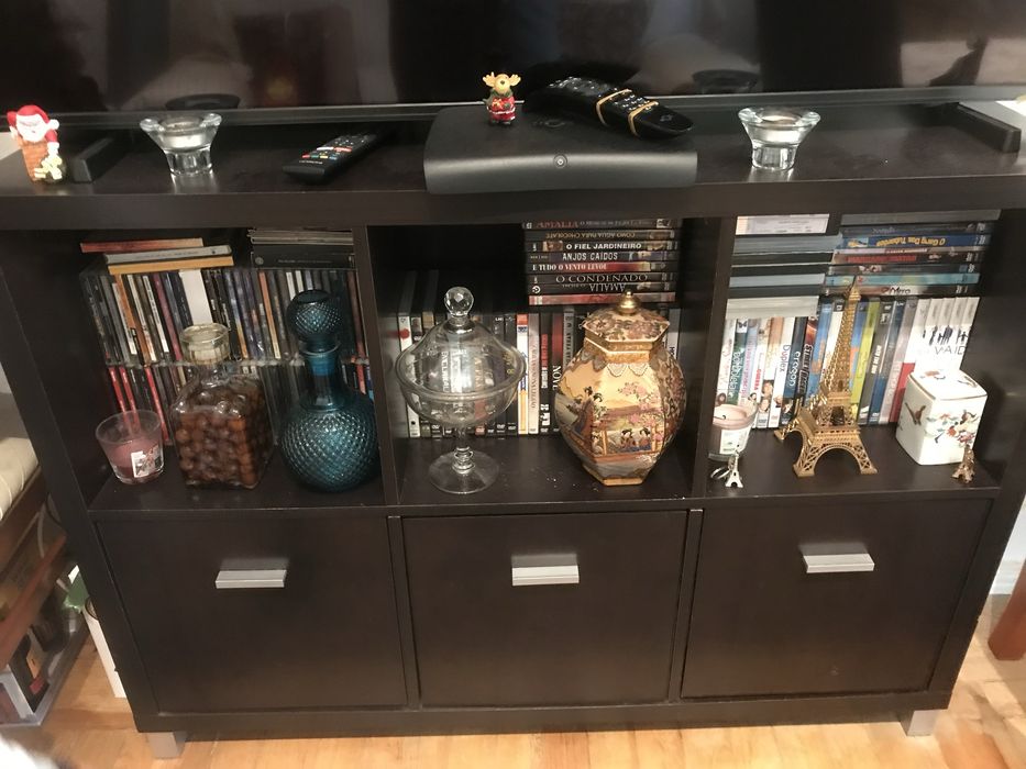 Movel prateleiras com portas