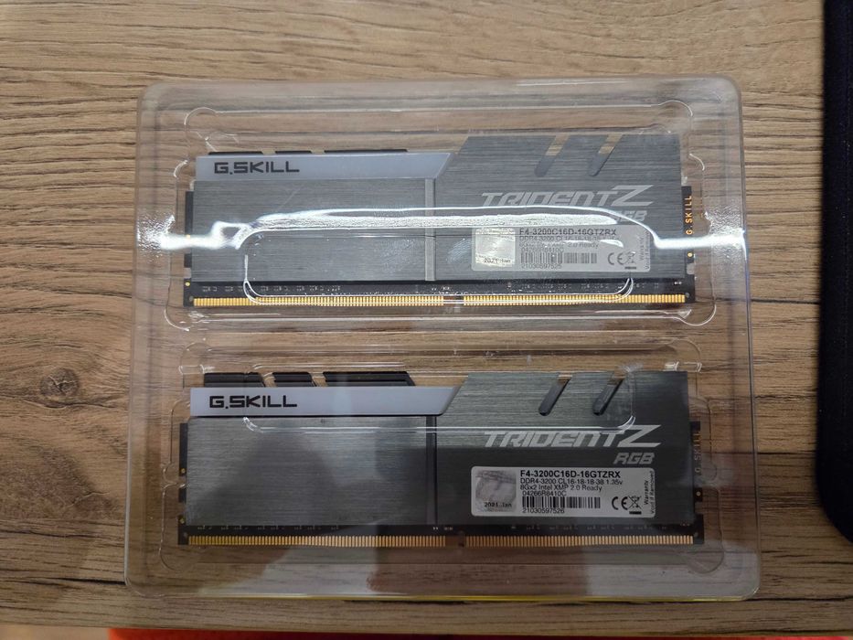 Pamięć RAM G.SKILL Trident Z RGB 16GB 3200mhz 2x8GB