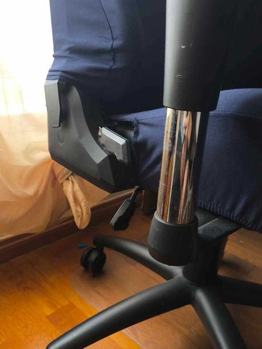 Cadeira ergonomica azul