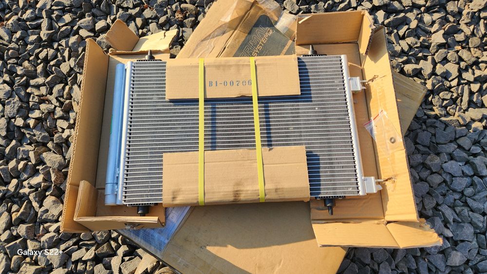 Радіатор кондиціонера новий Конденсатор пежо Peugeot 307 308 Citroen