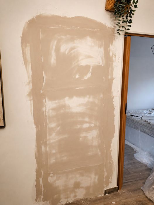 Plasterboard and Painting532554460903526401
