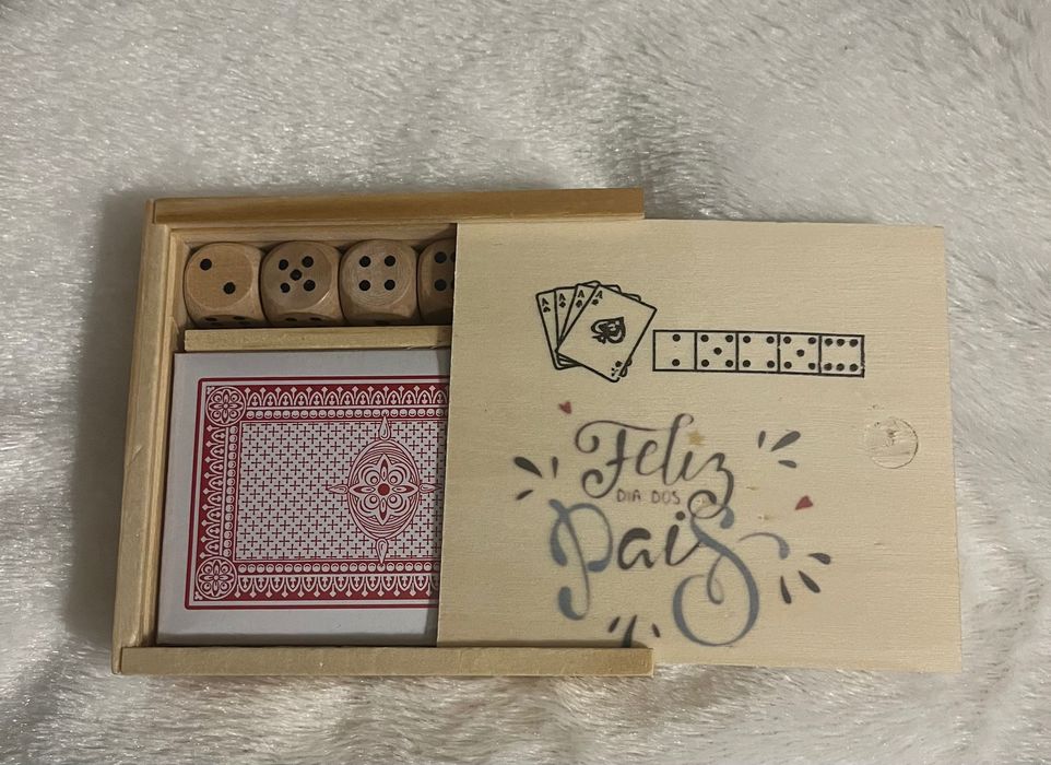 Dia do Pai!! Oferece jogo cartas c/ caixa mpersonalizado madeirq