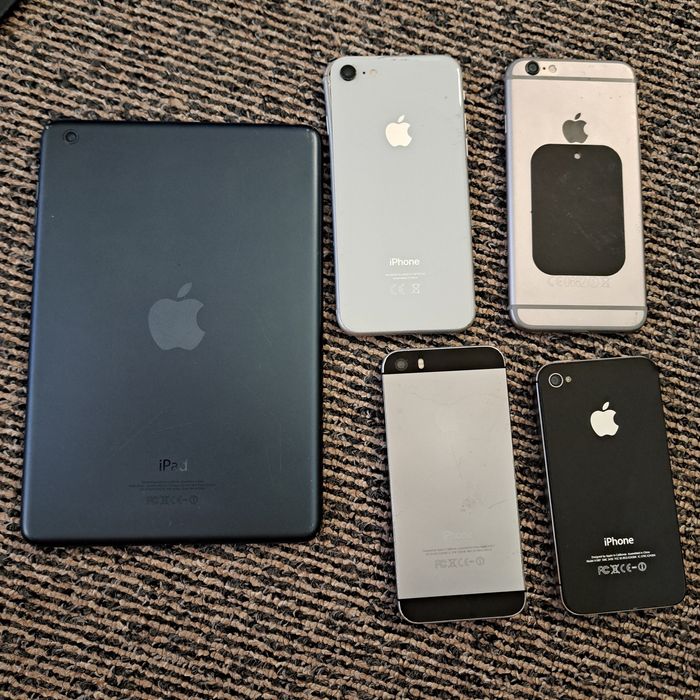 Sprzedam 4 iPhone , 1 iPad