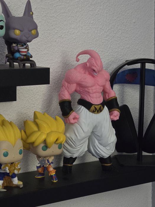 Estátua  Majin buu ball