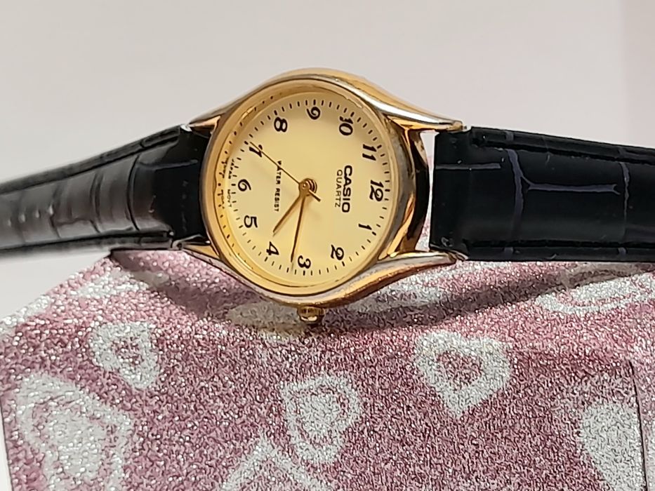 Zegarek Damski Casio złocony