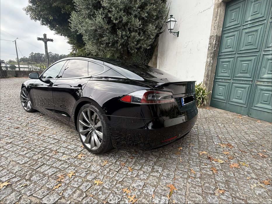 Tesla model s long range dual motor — photo 3