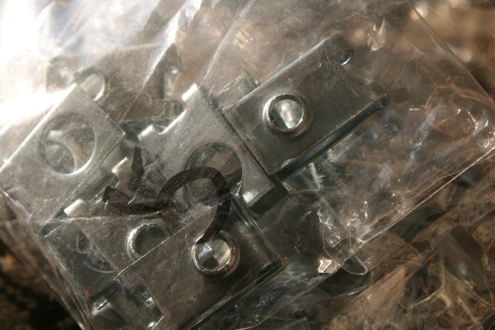 Iridescent Zinc-Plated Clip M564551130859907122