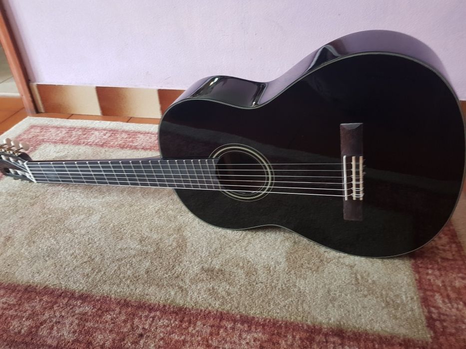 Guitarra acústica Yamaha so hoje 50 euros