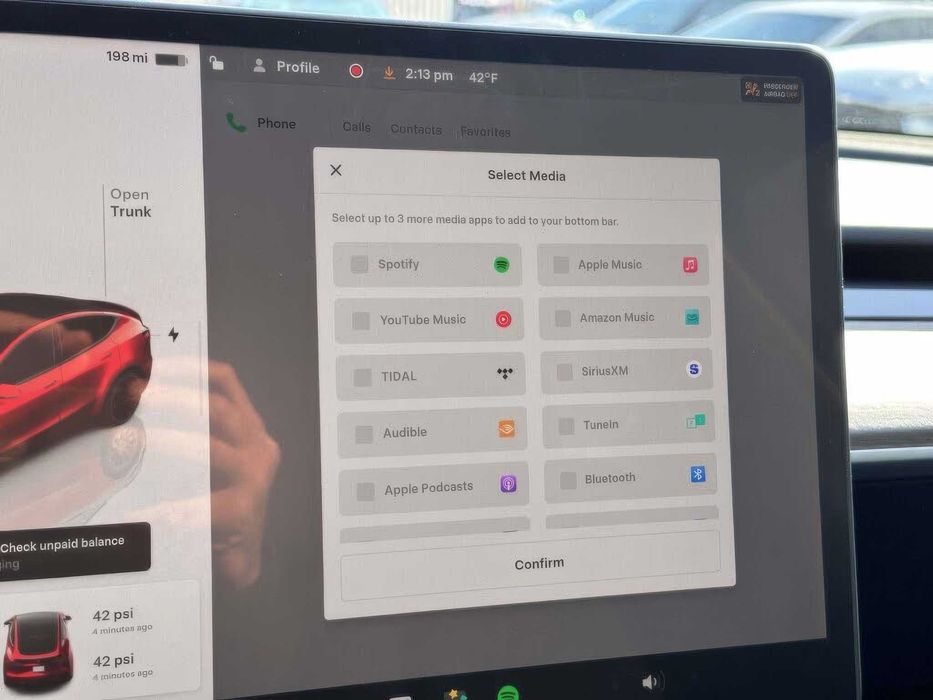 Tesla Model Y      2023