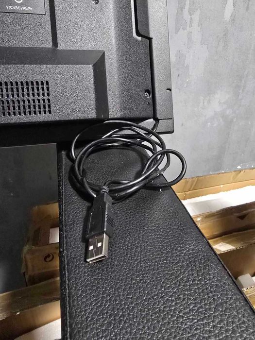 Сенсорний монітор Philips 32". Б.В. тач скрин