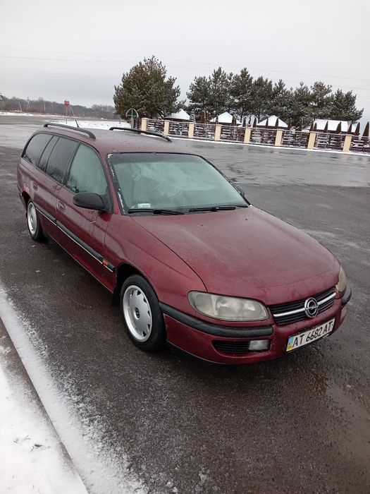 Машина повністю на ходу все робить, Газ-бенз 4-покоління газ вписаний в тех паспорт, машина не гнила дно ціле не гниле, лобове ціле, акумулятор новий великій, Мотор після кап ремонту багато мінялось робилось ролікі ремні нові, грм нові, мотор масло не бере, Кондиціонер є пічка гріє магнітола грає, колеса зимові, запаска і ключє, Власник авто є, зроблю вам доручення.