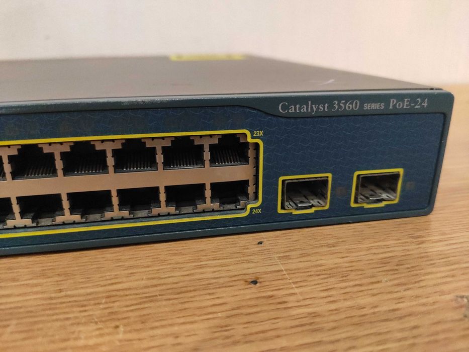 Комутатор Cisco WS-C3560-24PS-S, 24x PoE, Gigabit Uplink, Layer 3