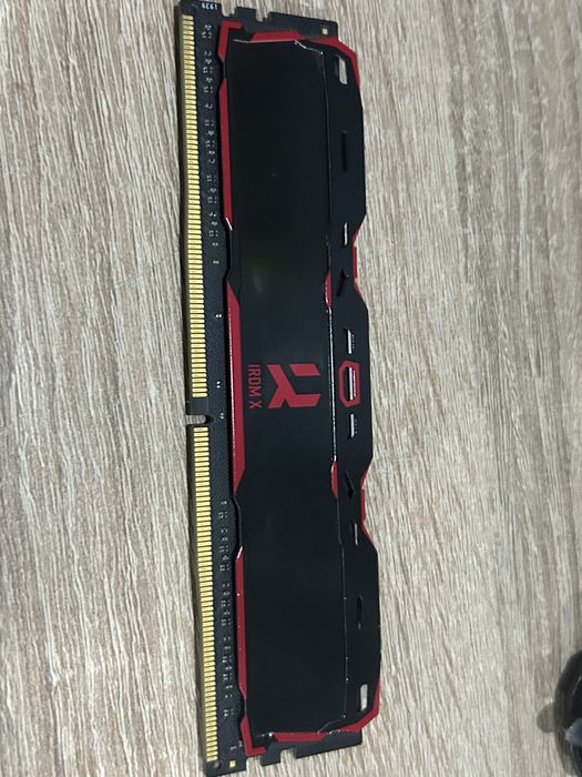 Kość ram DDR4 8GB IRDM X