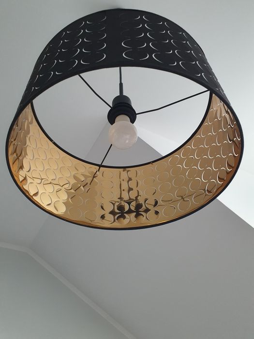 Lampa wisząca, sufitowa koloru czarnego i złotego