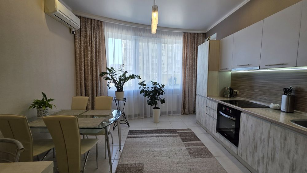 Продам 2-х кімнатну квартиру в ЖК "Смарагдовий"