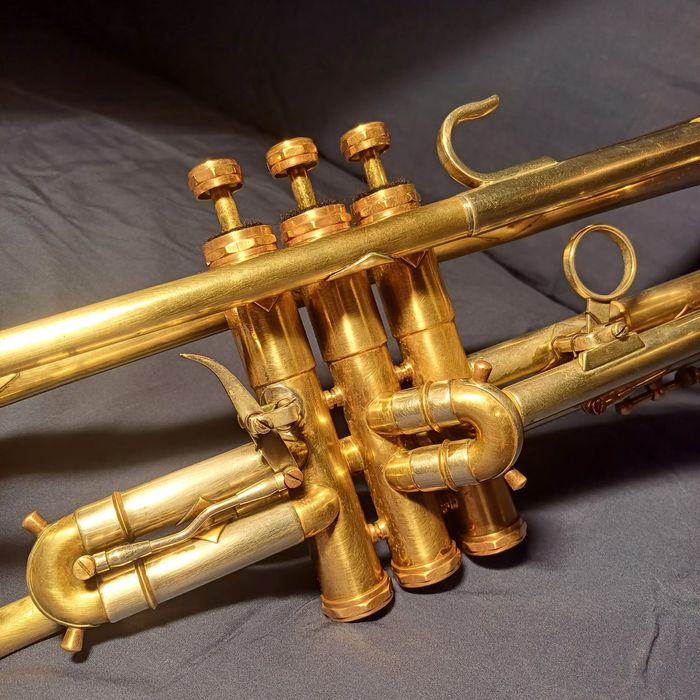 Продам професiйну трубу  B&S  Record 2000