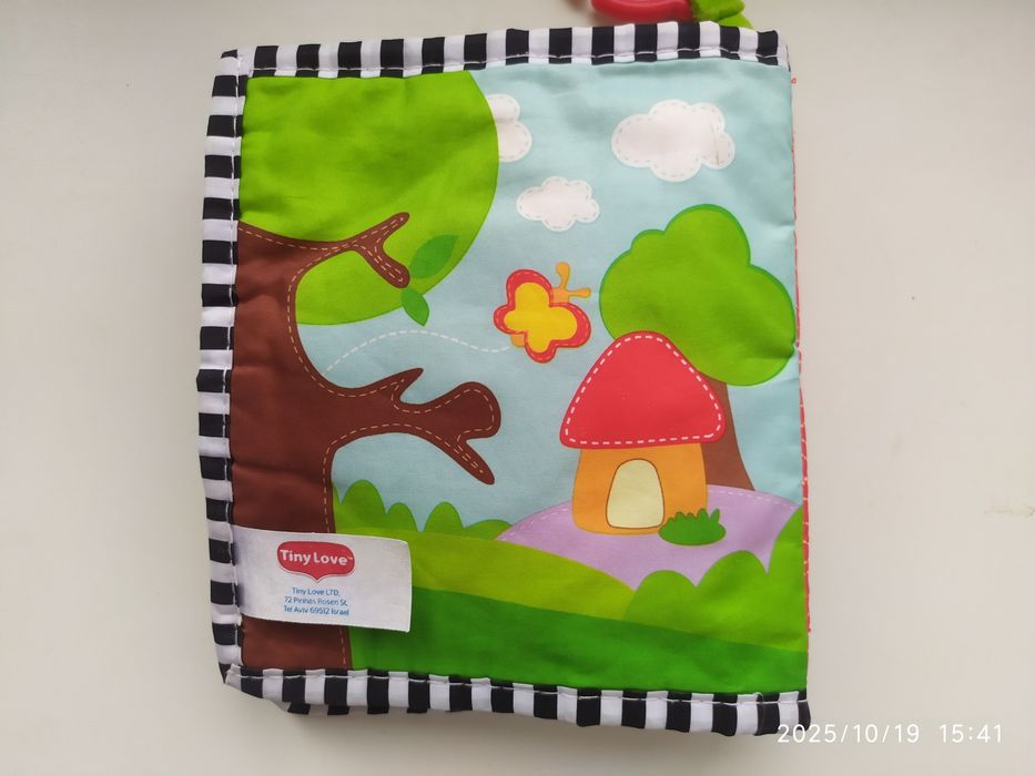 М'яка розвиваюча книжечка Tiny Love для найменших дітей