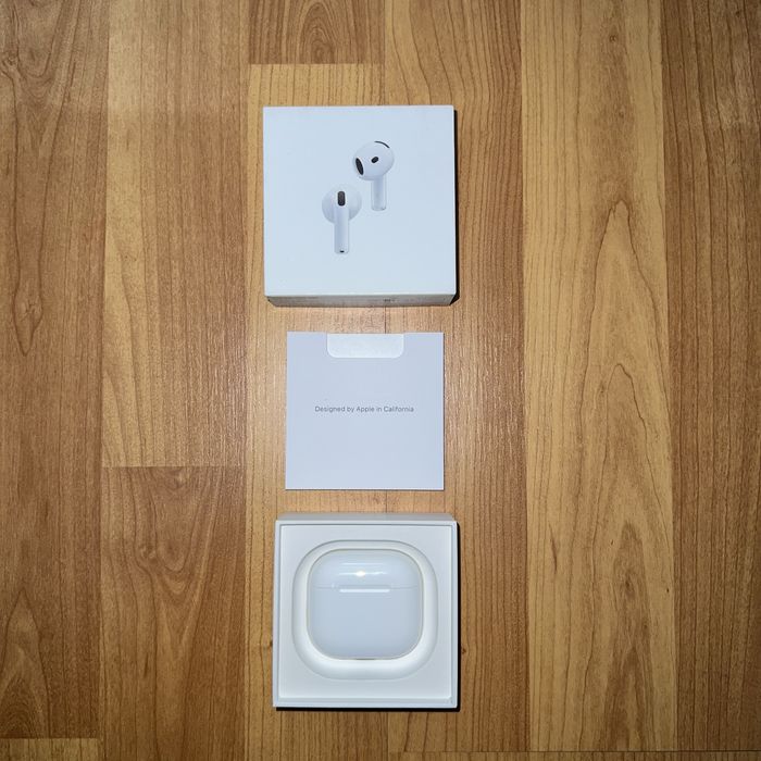 Apple AirPods 4 com Cancelamento Ativo de Ruído