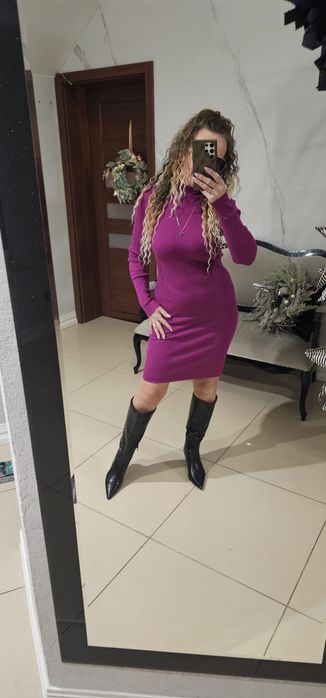 Sukienka prązek  w pięknym kolorze