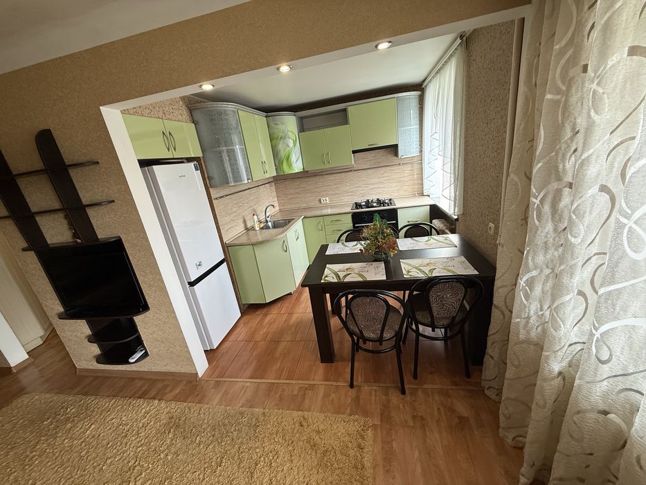 Здам в оренду Студію по Першотравневій