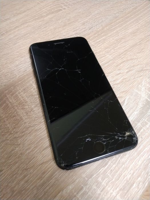 iPhone 7 plus не робочий