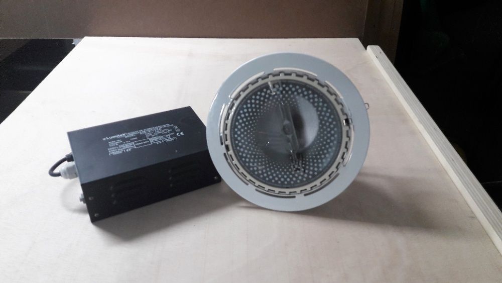 4 Projetores de tecto