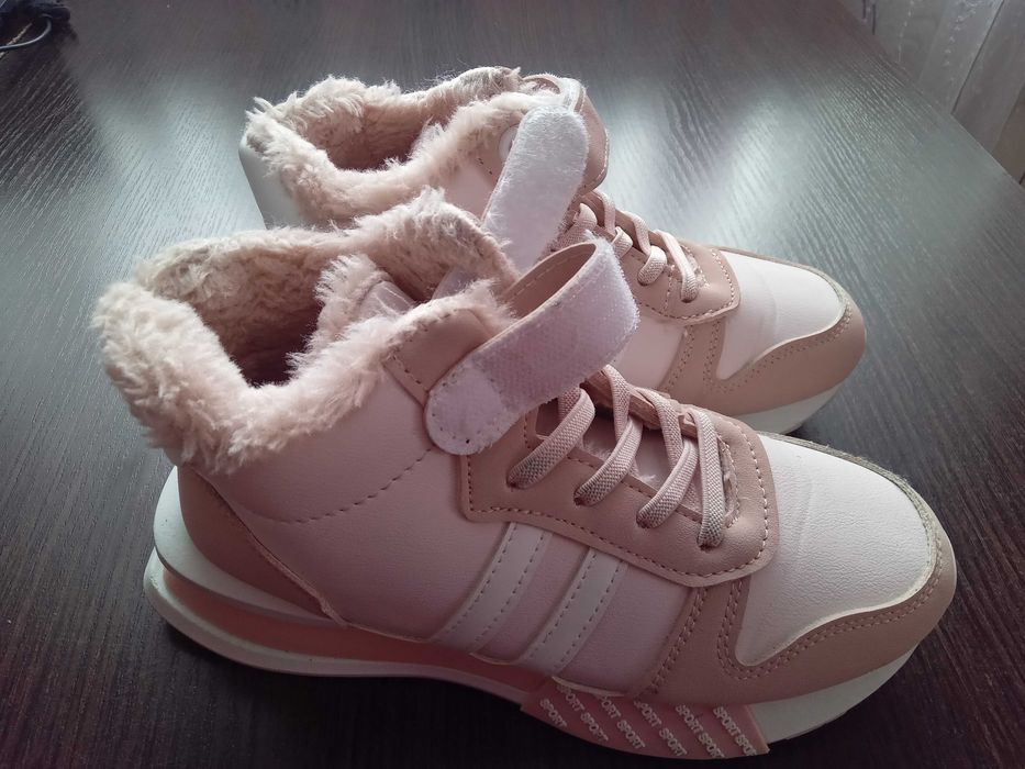 зимове взуття для дівчинки
