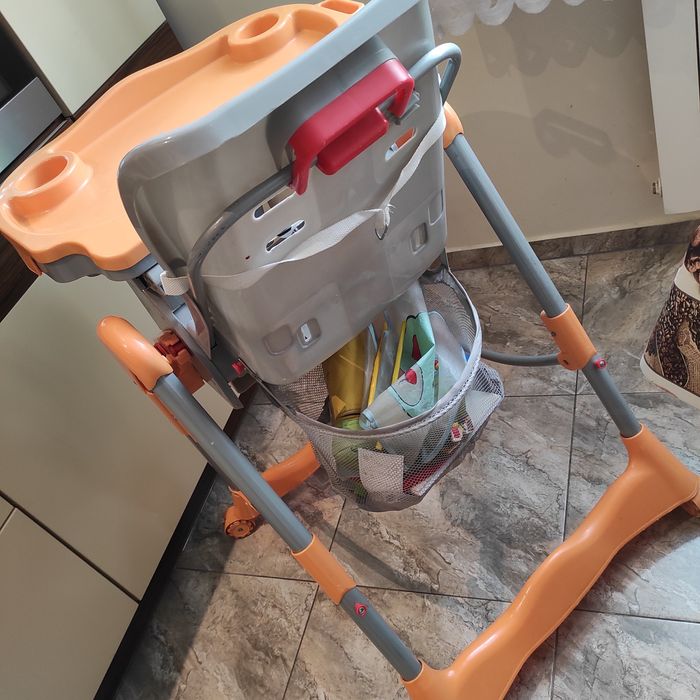 Krzesełko do karmienia dziecka