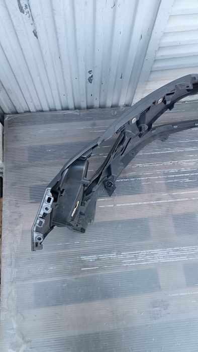 Vendo parachoque de frente Mitsubishi Colt, Renault Clio 5 ano 2023/25