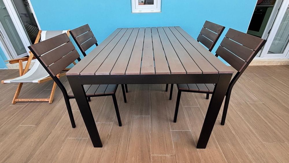 Mesa + 4 cadeiras para exterior. Ikea Falster usada em bom estado