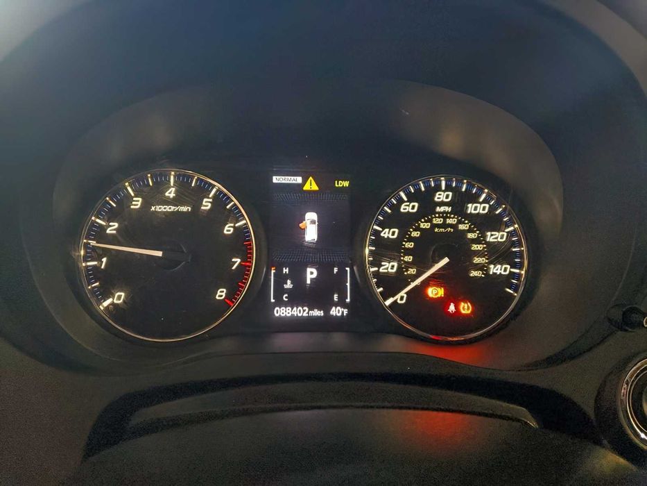 Mitsubishi Outlander SE      2020