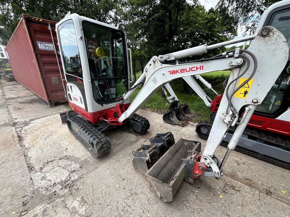 Usługa mini koparką wynajem z operatorem solidnie