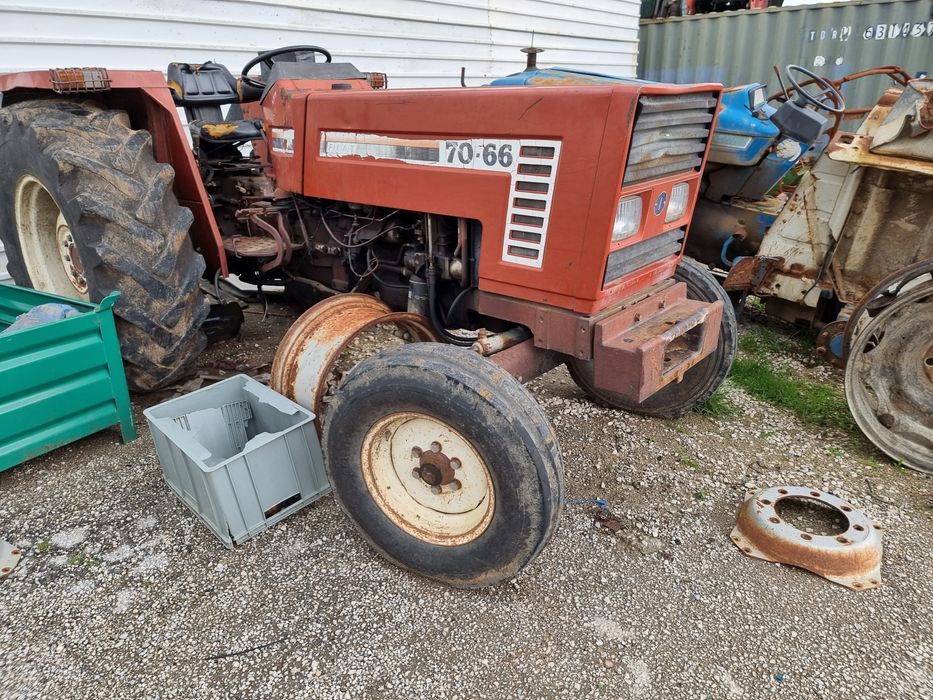 Trator Fiat 70-66 para peças