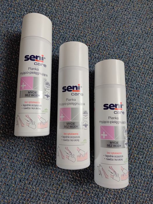 Pianka myjąco - pielęgnująca Seni 500 ml