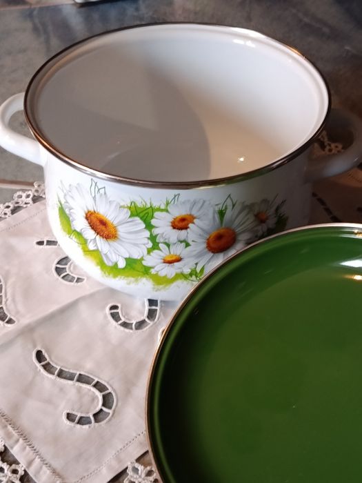 Емальована кастрюля нова 3,5 л