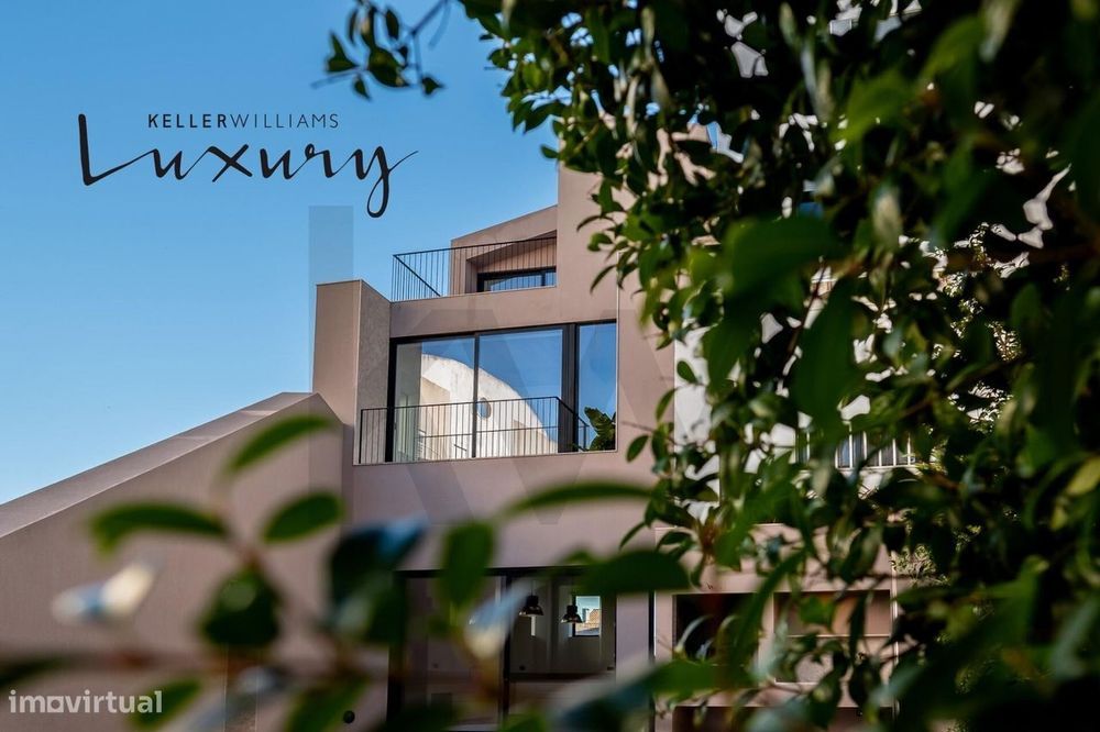 Moradia T3 de Arquitetura Autoral a 30 Minutos de Lisboa